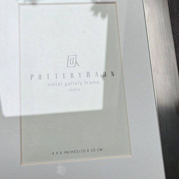 Pottery Barn 4 by 6 frame - Picture 5 of 7